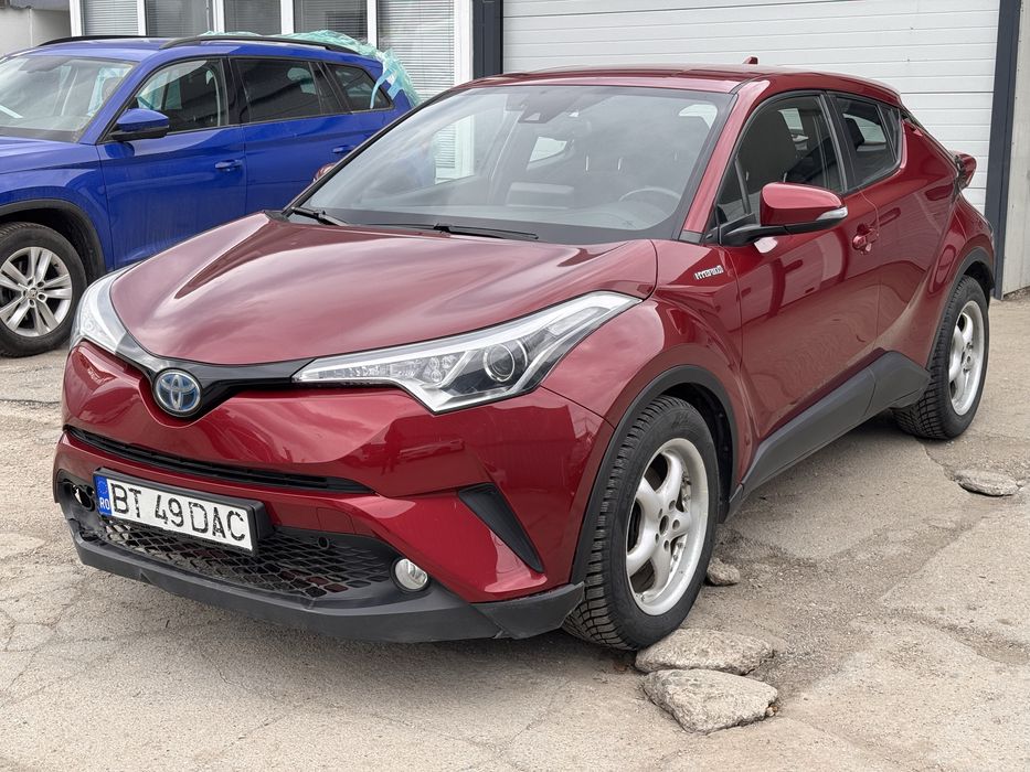 Toyota CHR 1.8 Hybrid usor avariat bara fata