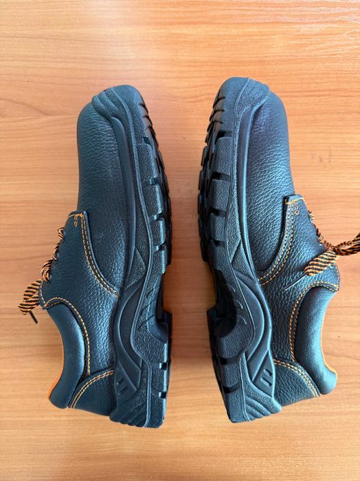 Защитни обувки Caliber – номер 42