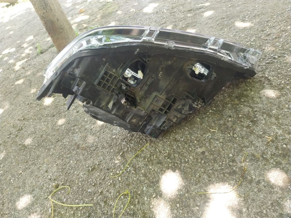 Десен фар за bmw 3 f30