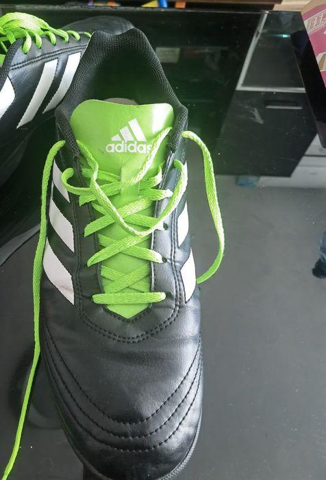 Футболни обувки adidas