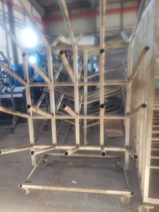 метални закачалки