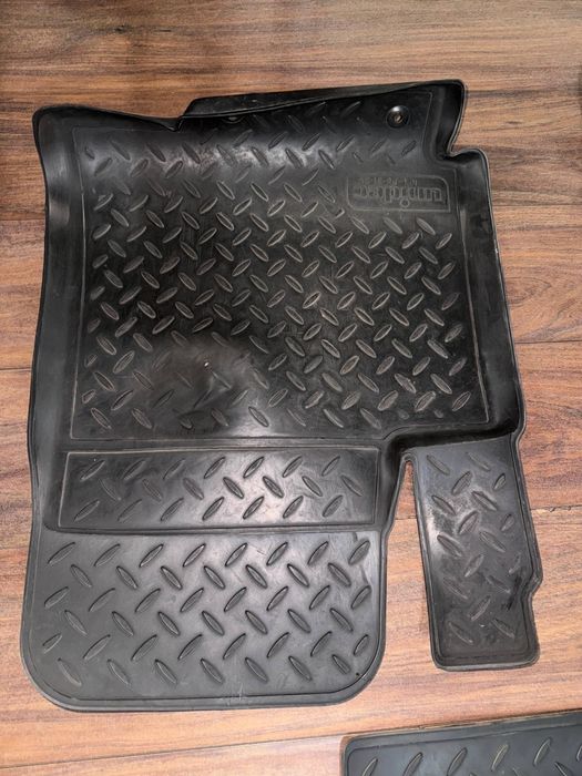 Коврики Unidec на Hyundai Accent