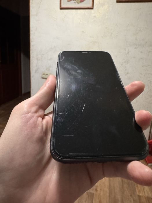 Продам I phone 11