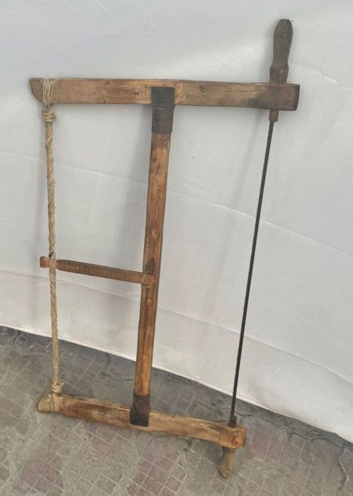 Fierastrau Vechi Cu Sfoara rasucita