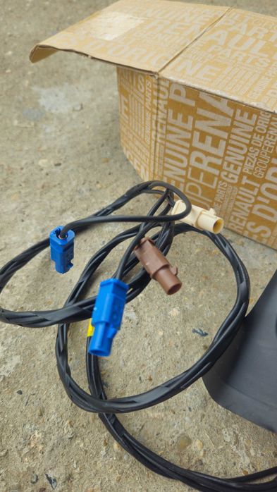 Части Renault/Dacia.Дясно огледало,антена,калобрани