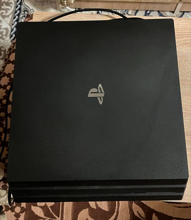 PS4 PRO 4K Sotiladi, XOTIRA 1 TB, Holati ZO'R.