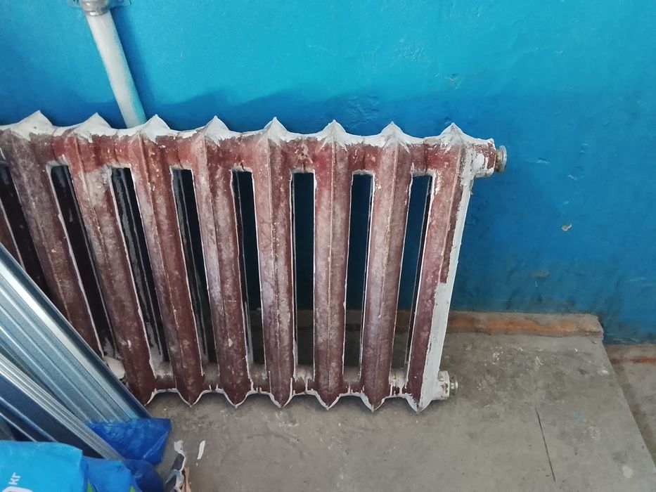 Продам чугунные батареи