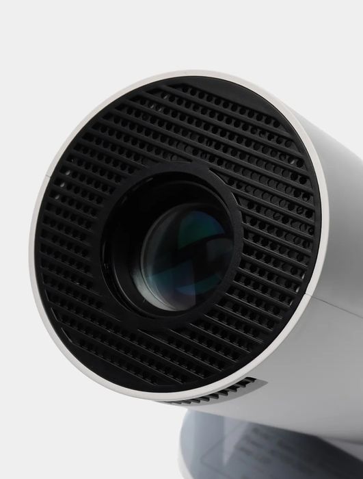 PROJECTOR ULTRA HD SOTILADI YENGI 1 Kun ishlatilgan ishlashiga gap yoq