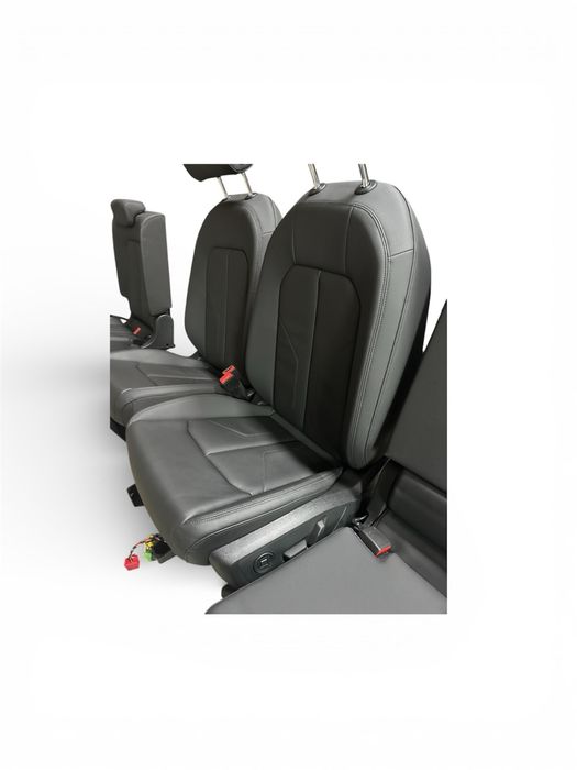 Audi Q3 83A Комплект кожен салон.