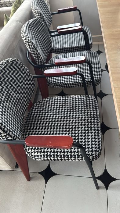 Продам стулья для кафе, баров