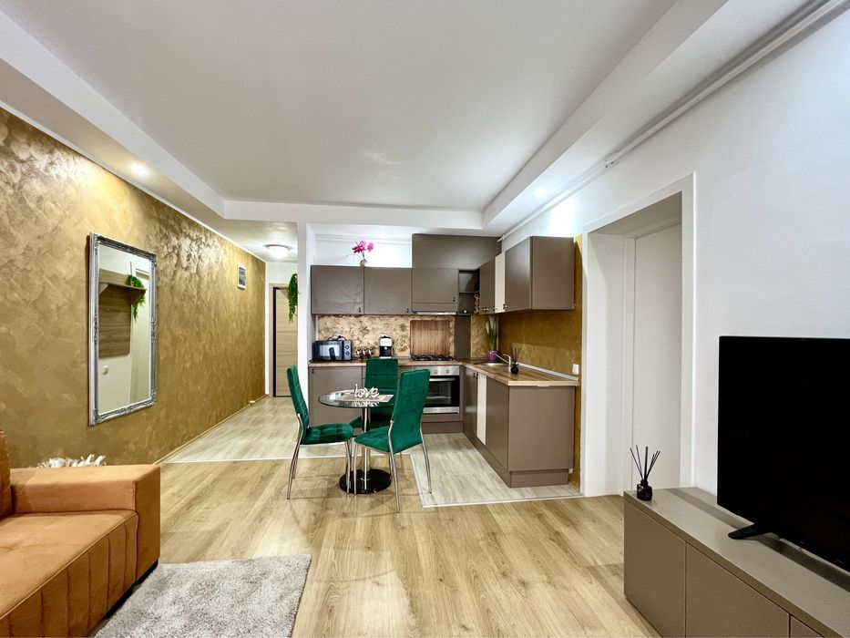 Inchiriez apartament regim hotelier Cosmopolis