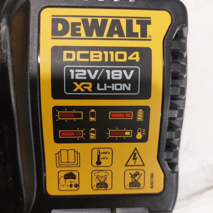 Dewalt DCB115 и DCB1104 бързо зарядно устройство Девалт НОВО