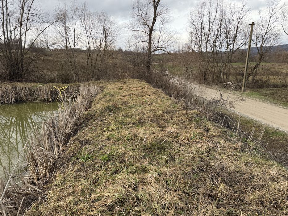 Vand pescarie cu loc de casa /cabana