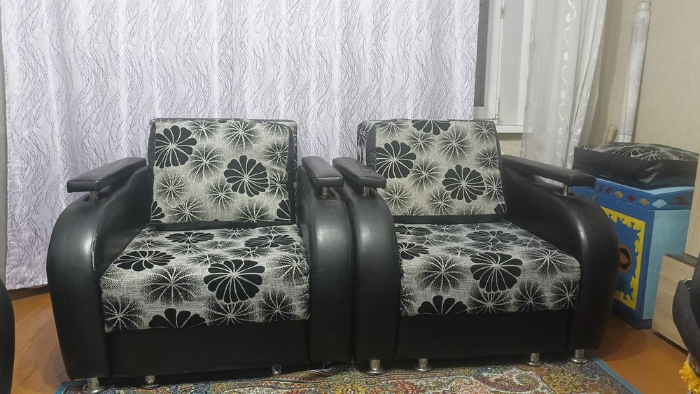 Продается Кресло диван 2 штуки
