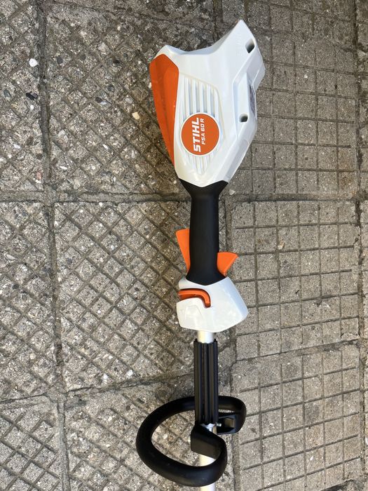 Продавам акумулаторен тример STIHL FSA 60 R