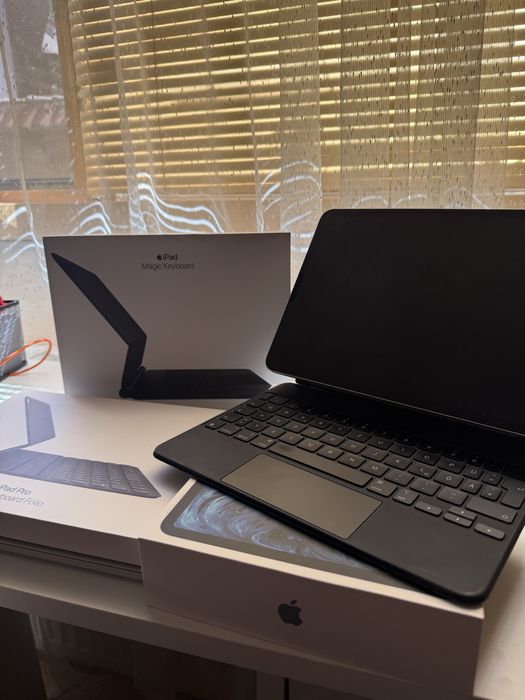Ipad pro 11’ 1st gen с magic keyboard и type folio