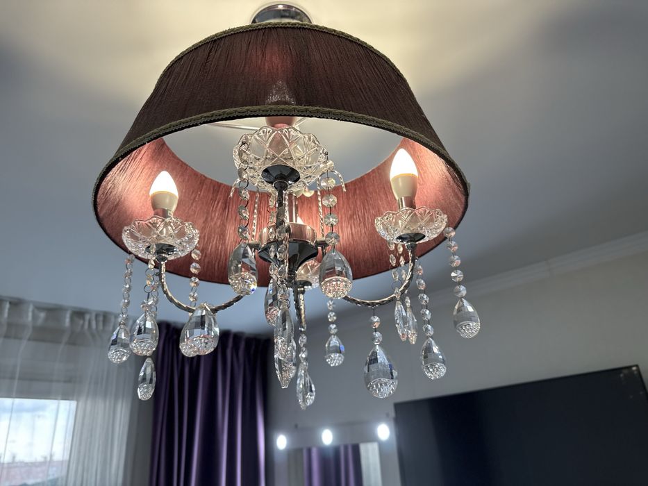 Продам люстру в классическом стиле