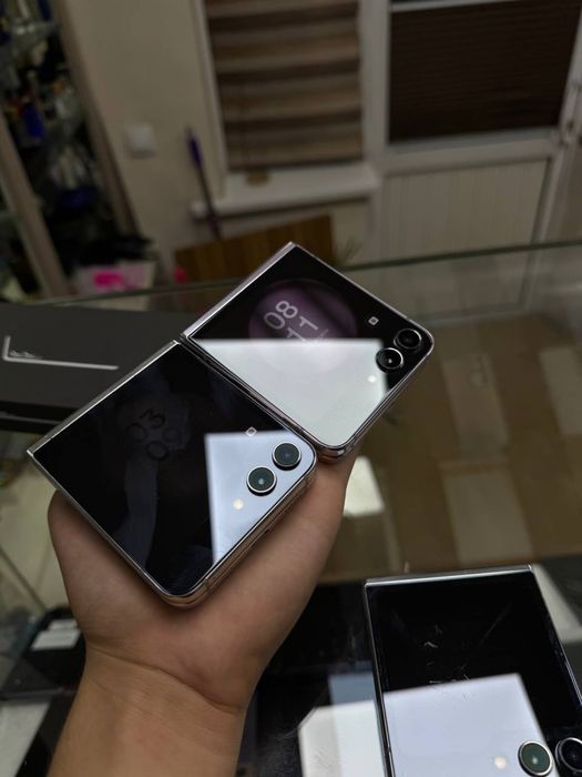 Samsung Z flip5 5G