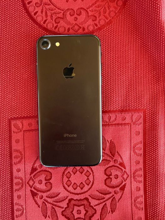 Продавам Iphone 7 32 GB