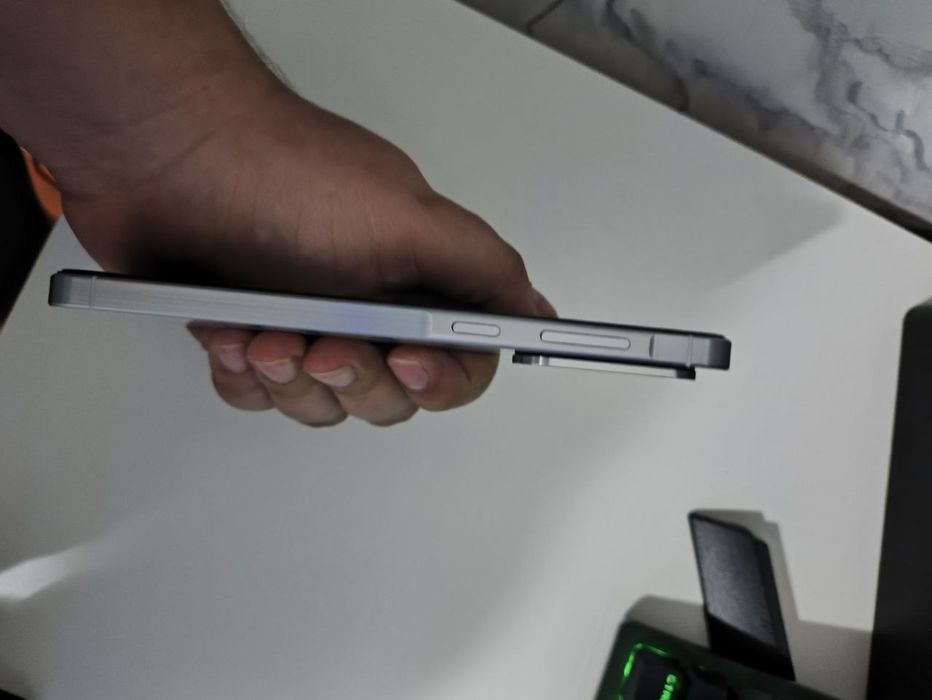 Продам Samsung A56, 8-128