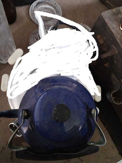 Продавам стари, легени, медни подноси и джезвета, кани, чаши, тави.