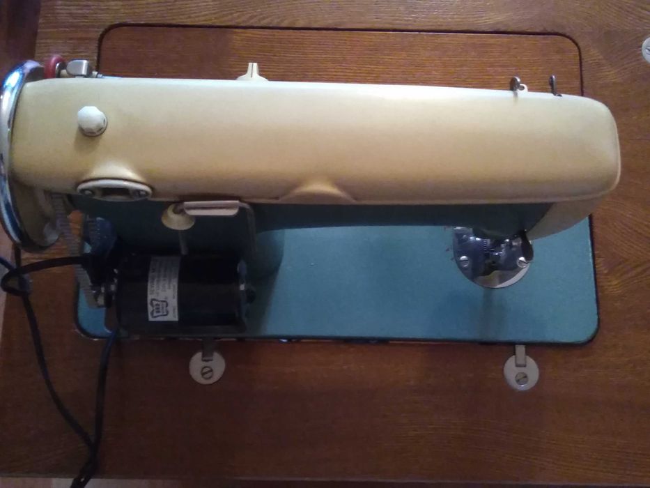 Швейная машинка Чайка класс 115-1