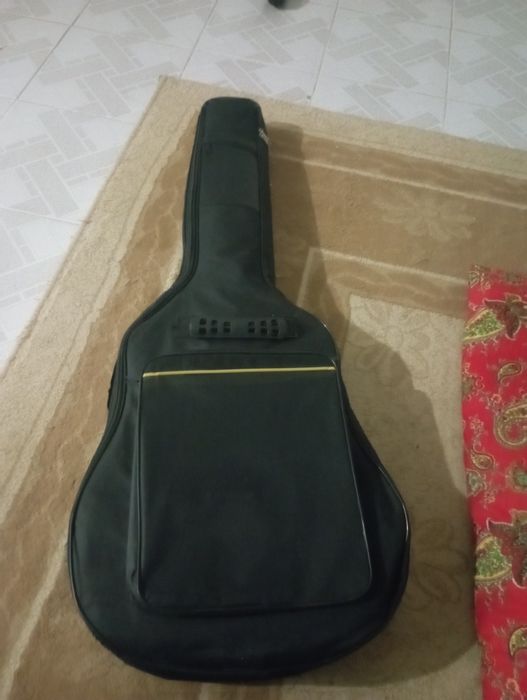 Акустическая гитара