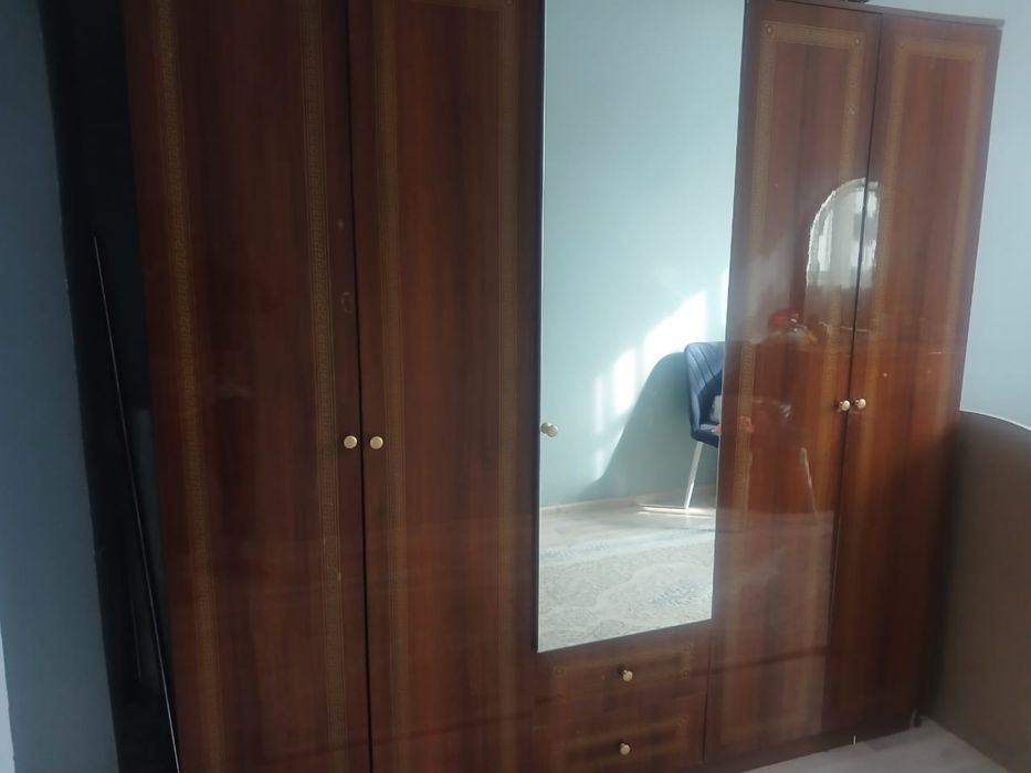 Продам шкаф и комод вместе 40000