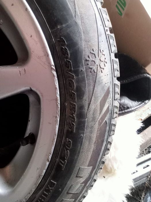 Продам Резину с титановым диском