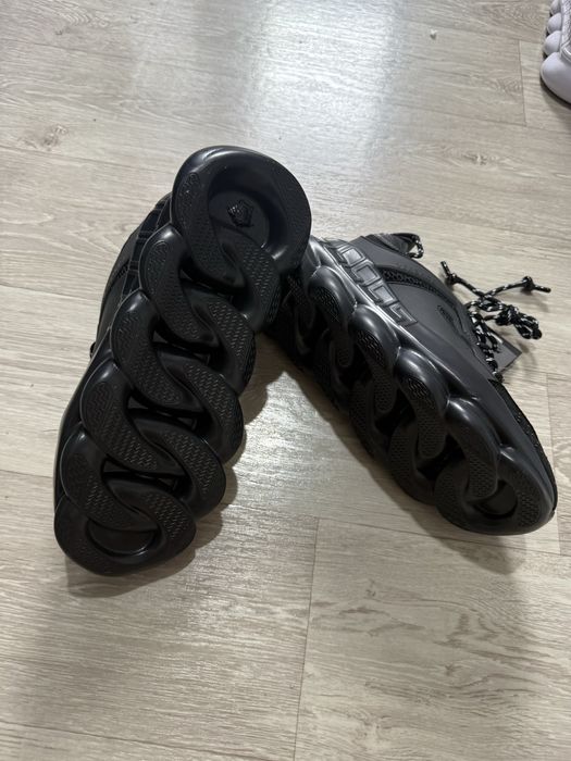 versace chain reaction