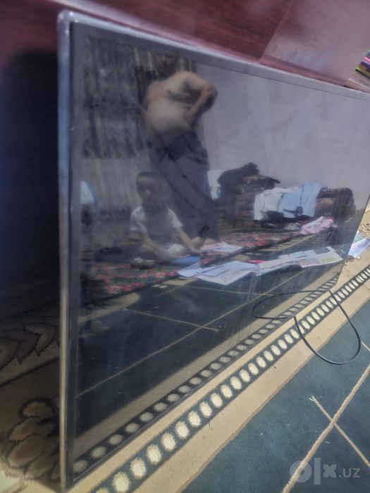 Telivizor ekrani kuygan ishlatilgan usta akalar olsa beramiz