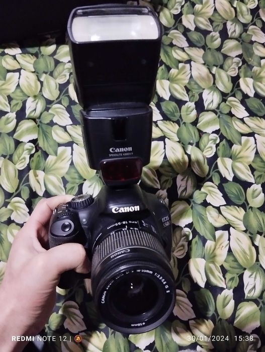 Canon EOS 550D  camere
