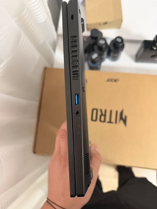 Acer Nitro V15 ANV15 15’6 RTX-4050 165Hz