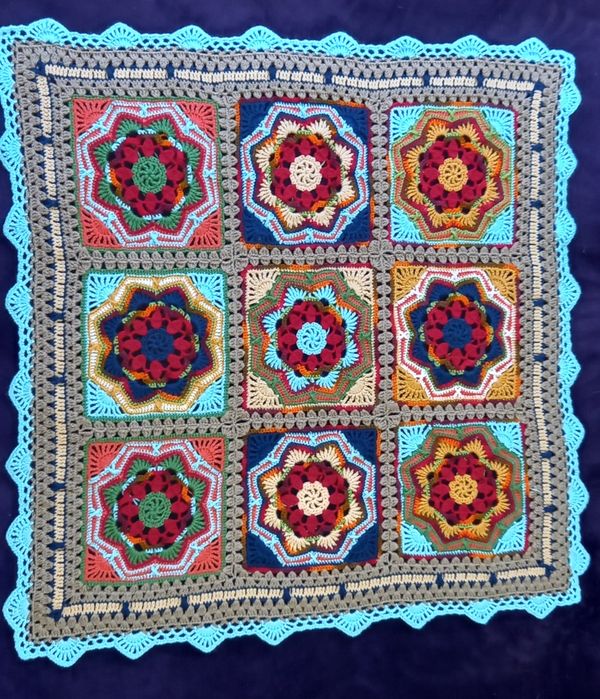 Set cu 2 paturici ,bebe,crosetate noi.