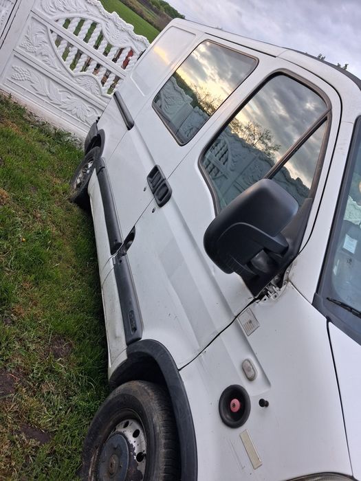 Renault Master din 2008 adus din Franta  are 7 locuri si marfa