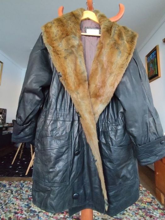 Geacă din piele naturală si blană de nurca, cu gluga