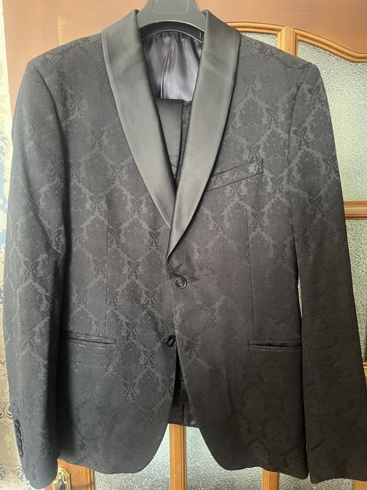 Продам смокинг от Zara