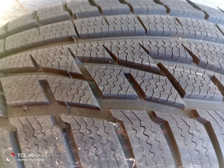 Продава се зимни гуми