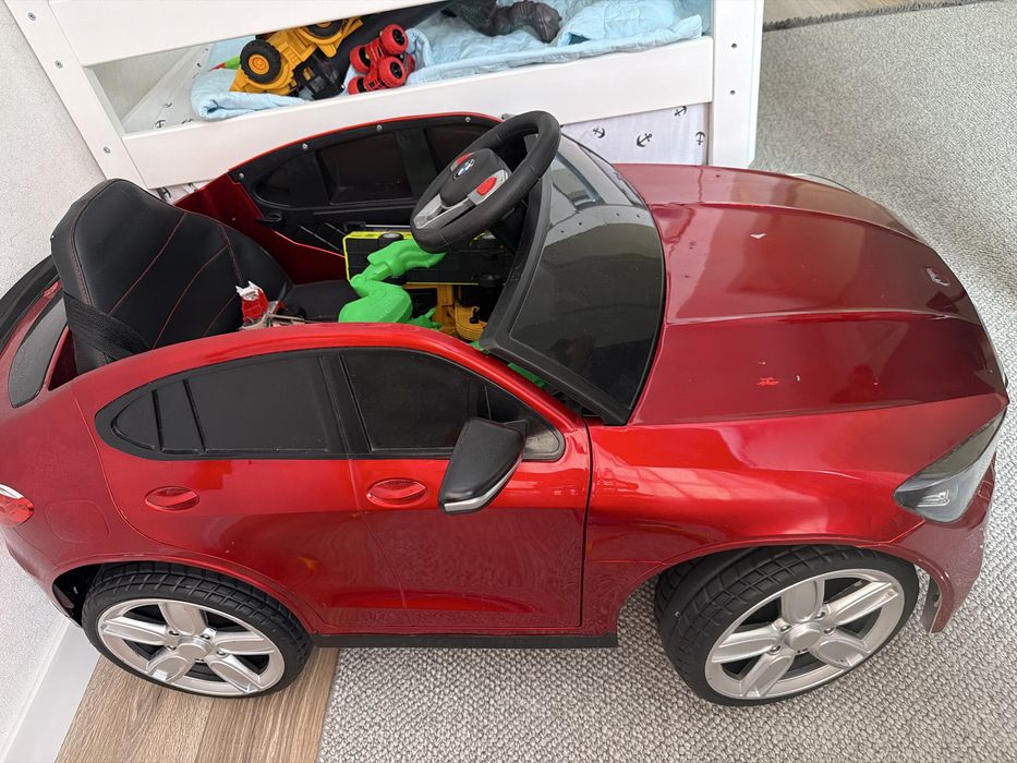 Машина для детей,транспорт