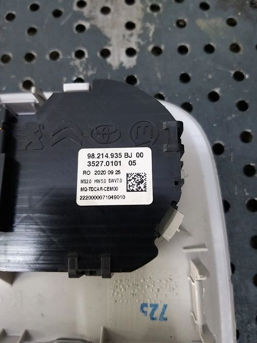 Plafoniera lampa plafon comanda clima spate opel zafira e life 98214935bj 352701010598117692bj