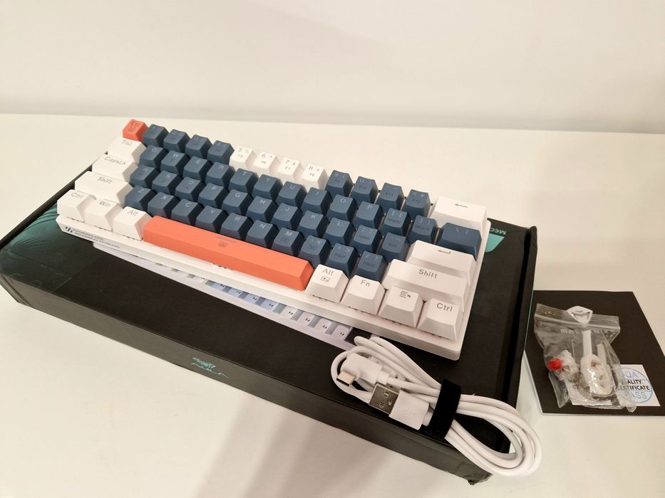 Tastatura gaming mecanica Machenike K500, red switch, impecabila