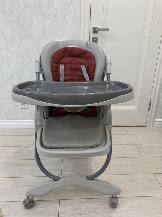 Продам столик для кормления