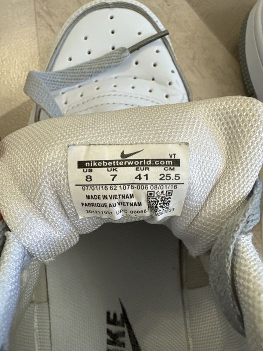 Продам кроссовки Nike