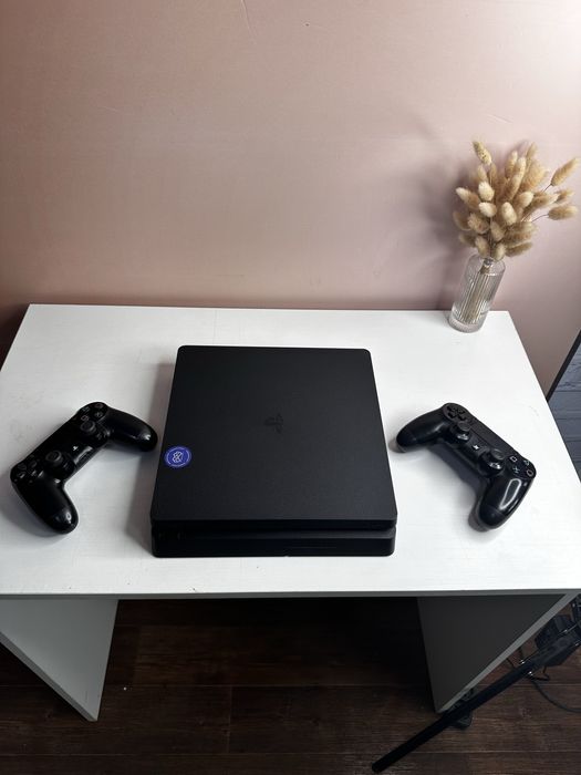 PlayStation 4 PS 4 Slim 1TB