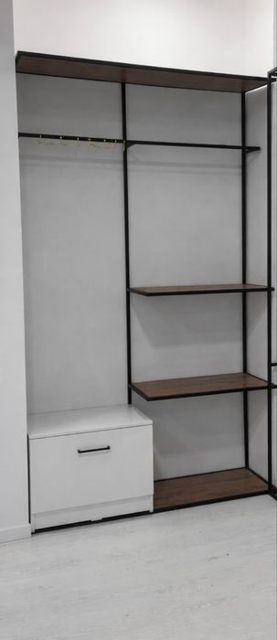 продается стойка для магазина одежды.(рейл)