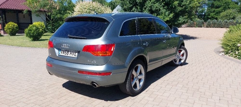 Audi Q7 din 2009 motor 3.0 V6 Volan pe dreapta Anglia