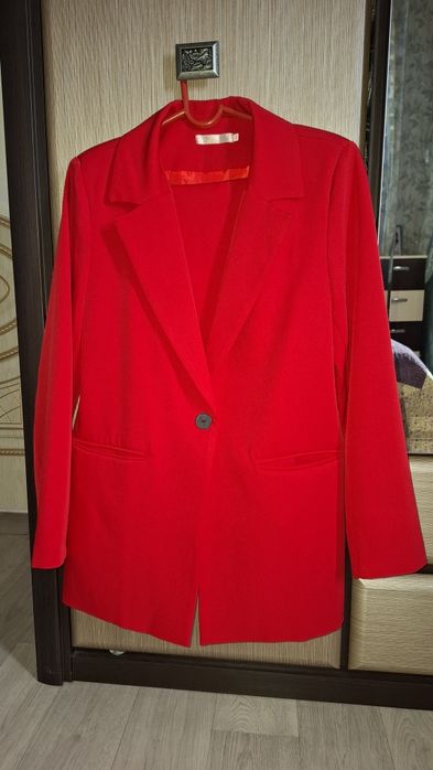 Продам Кастюм женский