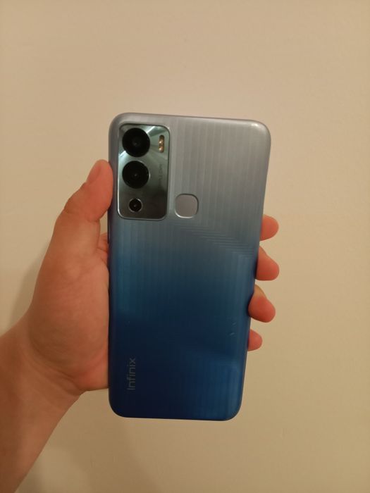 Продам недорого телефон