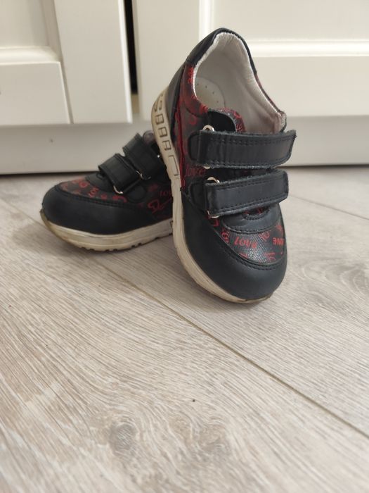 Детские кроссовки Panda.