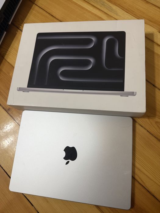 Mac book pro m4 silver 512/16